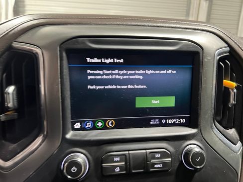 Used 2021 Chevrolet Silverado 1500 LT w/ Z71 Off-Road Package AWD/4WD image 39