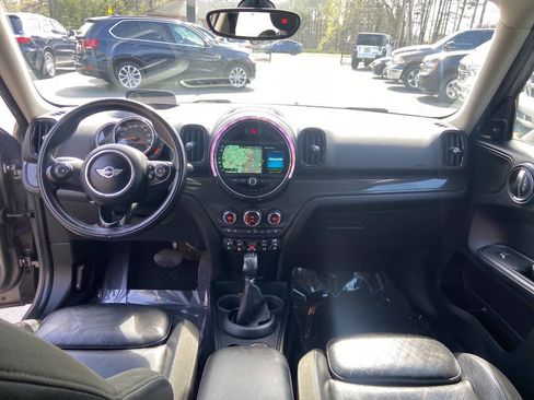 Used 2018 MINI Cooper Countryman Cooper 4dr Crossover image 11