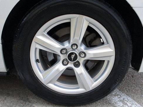 Used 2015 Ford Mustang Coupe RWD image 22