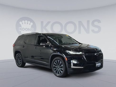Used 2023 Chevrolet Traverse RS AWD/4WD image 2
