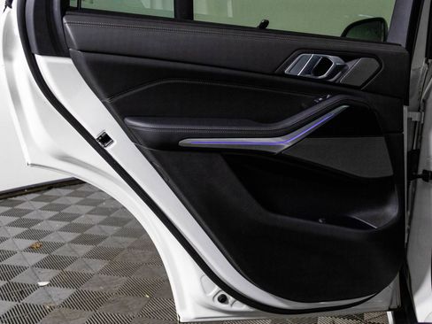 Used 2024 BMW X5 xDrive40i image 36