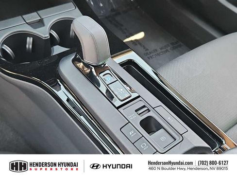 Used 2024 Toyota Prius Limited w/ Limited Premium Package FWD image 31
