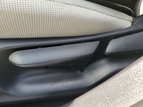 Used 2025 Toyota Corolla LE FWD image 18