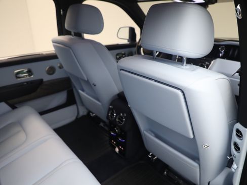 Certified 2025 Rolls-Royce Cullinan AWD/4WD image 27