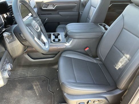New 2025 GMC Sierra 2500 SLT w/ SLT Premium Package AWD/4WD image 18