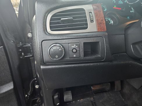 Used 2011 Chevrolet Avalanche LS w/ Regional Value Package image 11