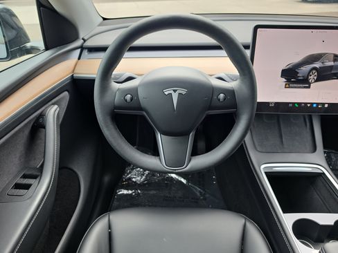 Used 2024 Tesla Model Y Long Range AWD/4WD image 14