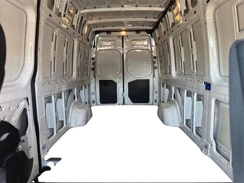 Used 2021 Mercedes-Benz Sprinter 2500 image 14