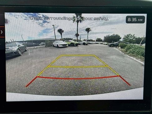 Used 2025 Kia Niro LX FWD image 13