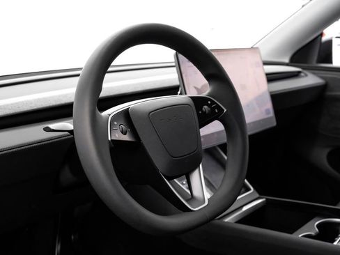 Used 2026 Tesla Model Y 2WD image 16