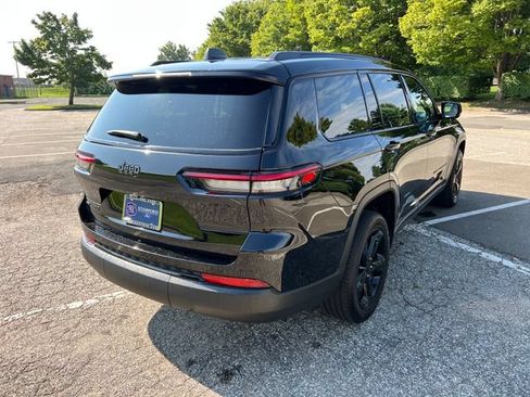 Used 2023 Jeep Grand Cherokee L Laredo AWD/4WD image 11