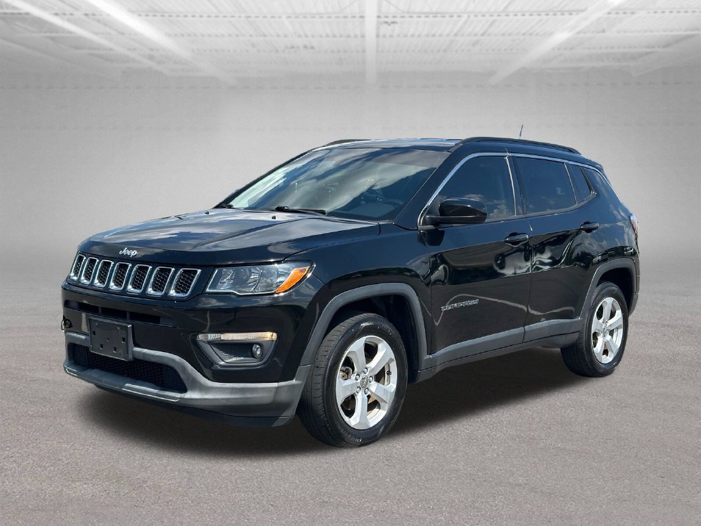 Used 2018 Jeep Compass Latitude w/ Popular Equipment Group AWD/4WD image 3