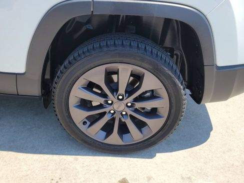 Used 2021 Jeep Cherokee Latitude Lux 80th Anniv w/ Quick Order Package 26U 80TH AWD/4WD image 13