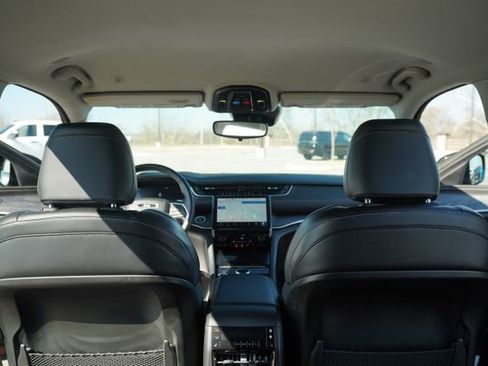 Used 2022 Jeep Grand Cherokee L Limited image 26