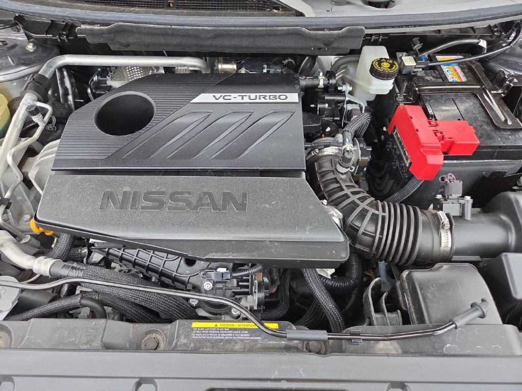Used 2025 Nissan Rogue SL FWD image 33