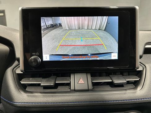 Used 2024 Toyota RAV4 SE w/ Convenience Package AWD/4WD image 10