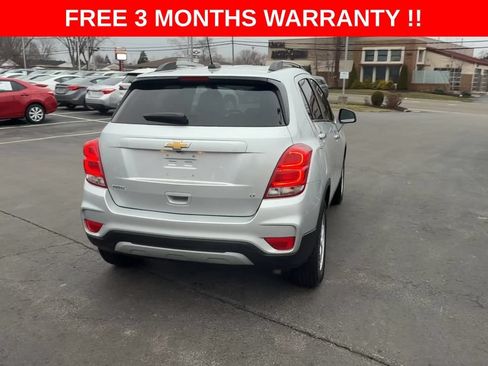 Used 2020 Chevrolet Trax LT w/ LT Convenience Package FWD image 7