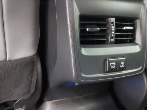 Used 2021 Toyota Avalon XLE w/ Carpet Mat Package (TMS) image 32