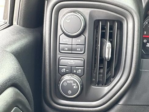 Used 2020 Chevrolet Silverado 1500 Custom Trail Boss w/ Custom Convenience Package AWD/4WD image 17