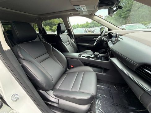 Used 2023 Nissan Rogue SV w/ SV Premium Package AWD/4WD image 9