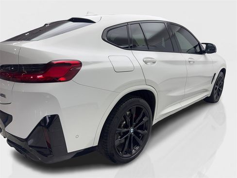 Used 2022 BMW X4 M40i image 13