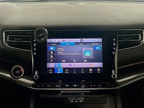 Used 2023 Jeep Wagoneer 2WD image 27