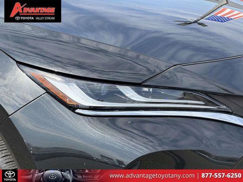 Certified 2023 Toyota Venza XLE AWD/4WD image 11