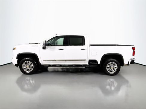 Used 2024 Chevrolet Silverado 3500 High Country w/ High Country Premium Package image 5