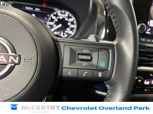 Used 2025 Nissan Pathfinder SV FWD image 14