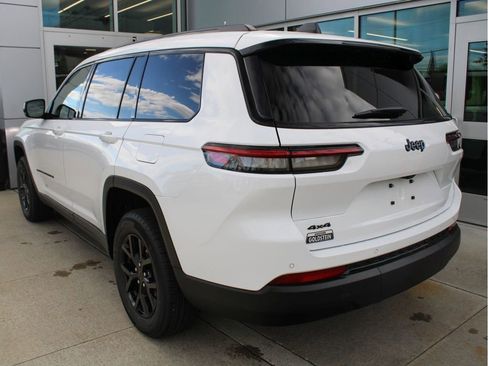 New 2025 Jeep Grand Cherokee L Altitude image 7