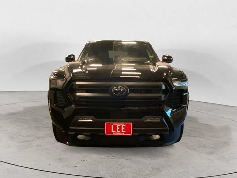 Used 2025 Toyota Tacoma SR5 AWD/4WD image 8