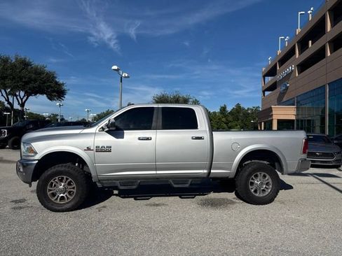 Used 2017 RAM 2500 Laramie AWD/4WD image 2