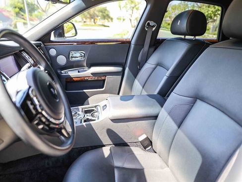 Used 2012 Rolls-Royce Ghost image 17