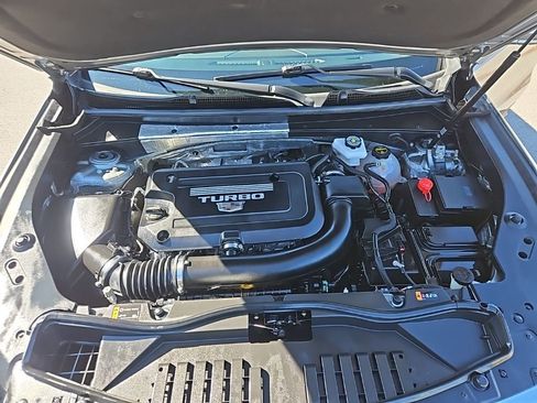 Used 2025 Cadillac XT4 Premium Luxury image 36