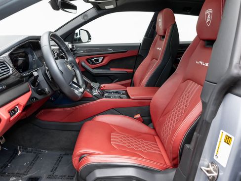 Used 2023 Lamborghini Urus S image 11