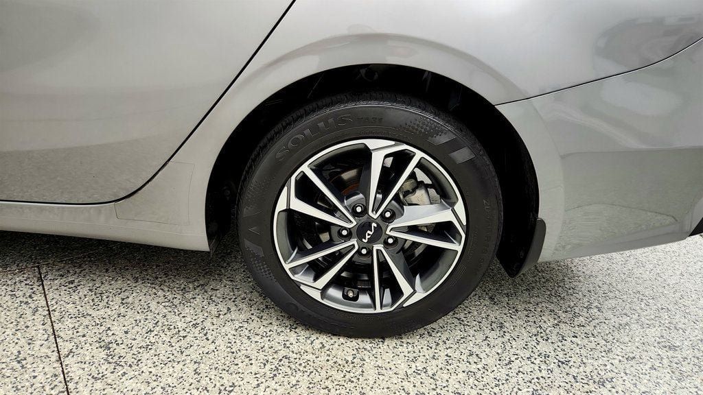 Used 2023 Kia Forte LXS FWD image 9