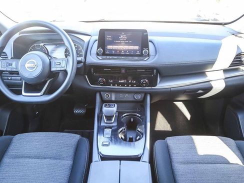 Used 2021 Nissan Rogue SV image 14