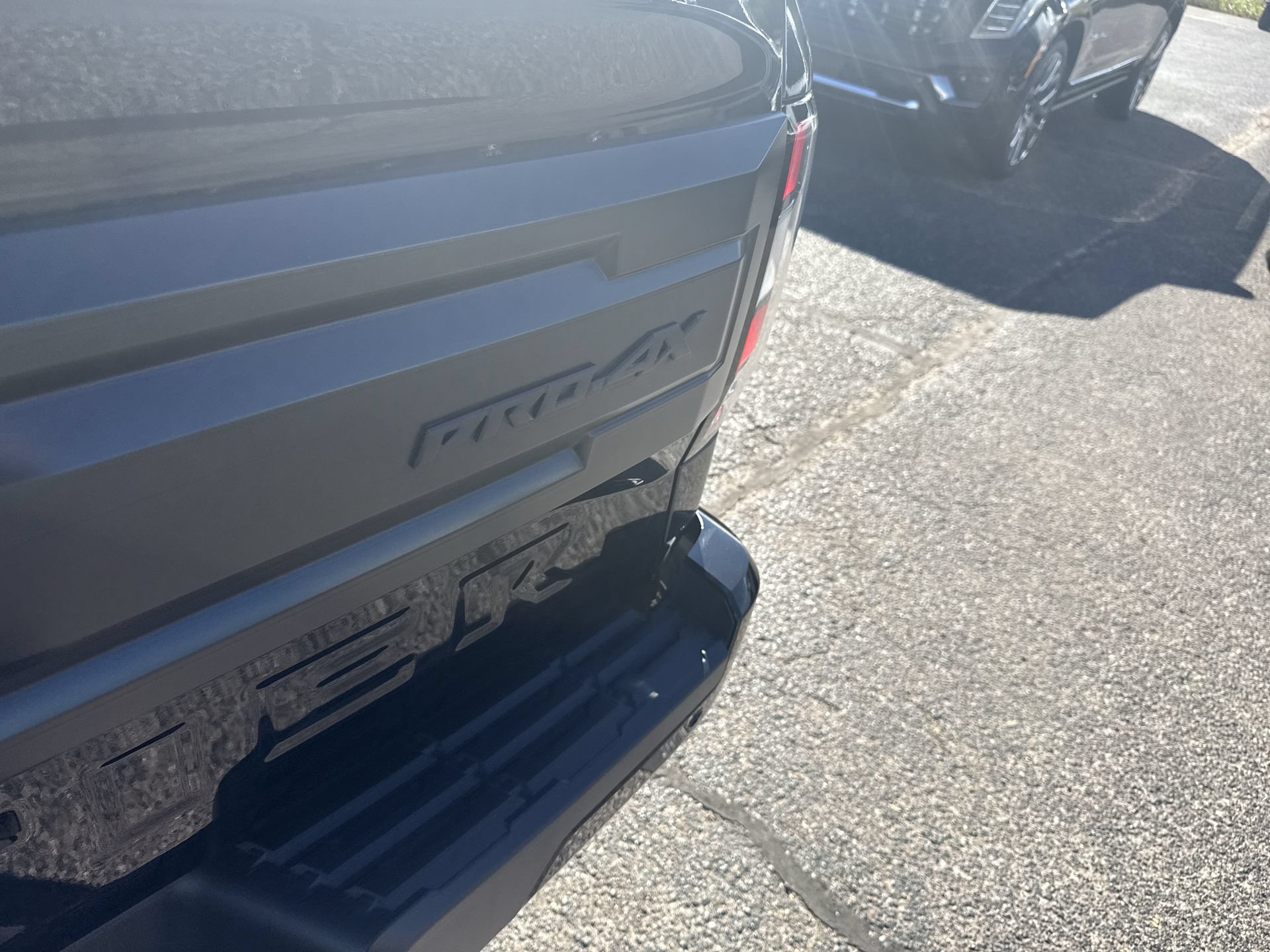 Used 2026 Nissan Frontier PRO-4X AWD/4WD image 39