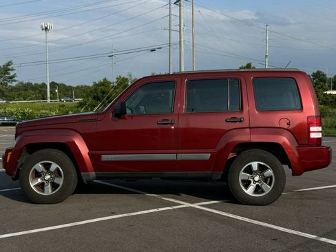 Used 2008 Jeep Liberty Sport RWD image 3