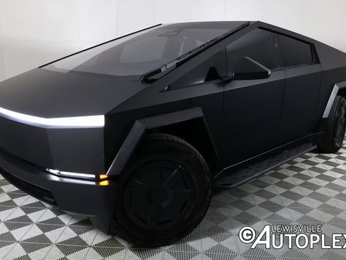 Used 2025 Tesla Cybertruck AWD Crew Cab image 1