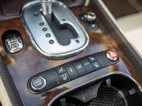 Used 2014 Bentley Flying Spur W12 AWD/4WD image 43