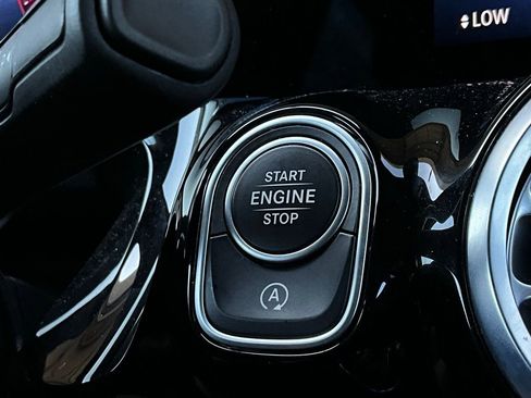 Used 2025 Mercedes-Benz GLA 250 image 29