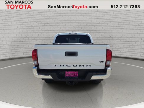 Used 2022 Toyota Tacoma SR5 RWD image 7