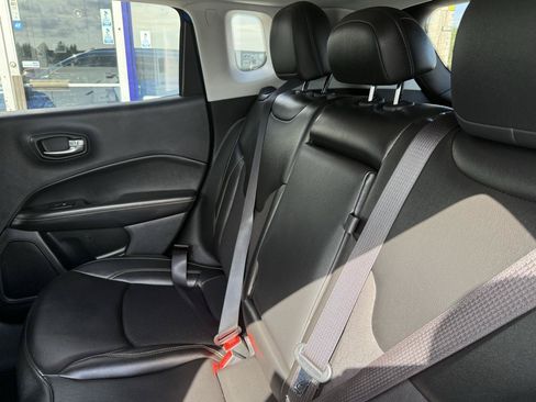 Used 2020 Jeep Compass Latitude AWD/4WD image 9