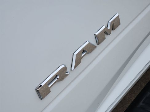 Used 2023 RAM 2500 Laramie AWD/4WD image 17