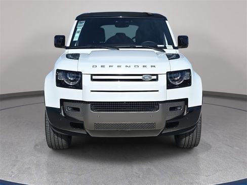 New 2025 Land Rover Defender 110 X-Dynamic SE image 2