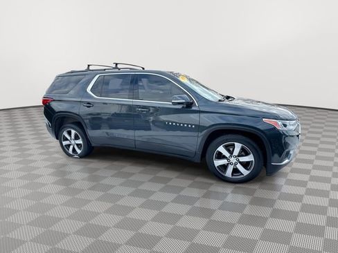 Used 2019 Chevrolet Traverse LT w/ LT Premium Package image 2