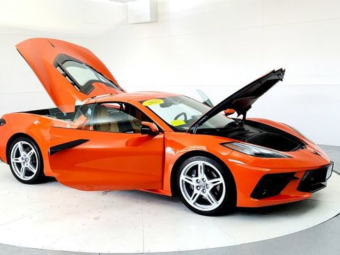 Used 2025 Chevrolet Corvette Stingray Preferred Cpe w/ Battery Protection Package RWD image 12