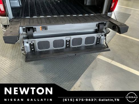 Used 2023 GMC Sierra 1500 SLT AWD/4WD image 16
