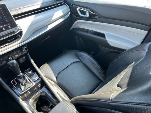 Used 2022 Jeep Compass Limited image 15